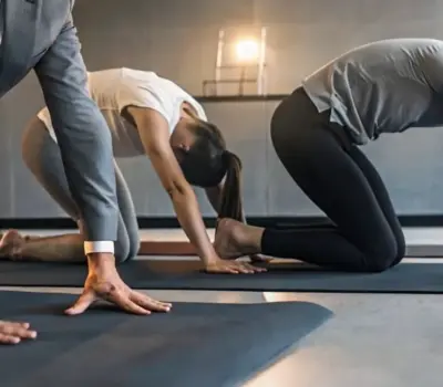 The Ultimate Guide to Your First Group Yoga Session